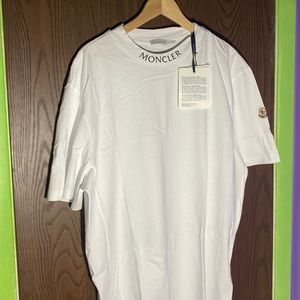 NWT MONCLER T SHIRT